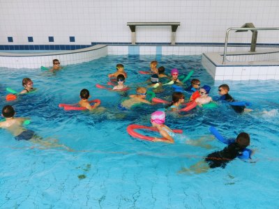 Zajęcia dla dzieci w ramach projektu  "Przedszkolaki pływają"